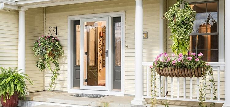 screen door installation in Rohnert Park